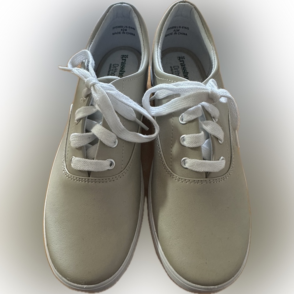 Grasshoppers Women's Beige Lace-Up Sneakers